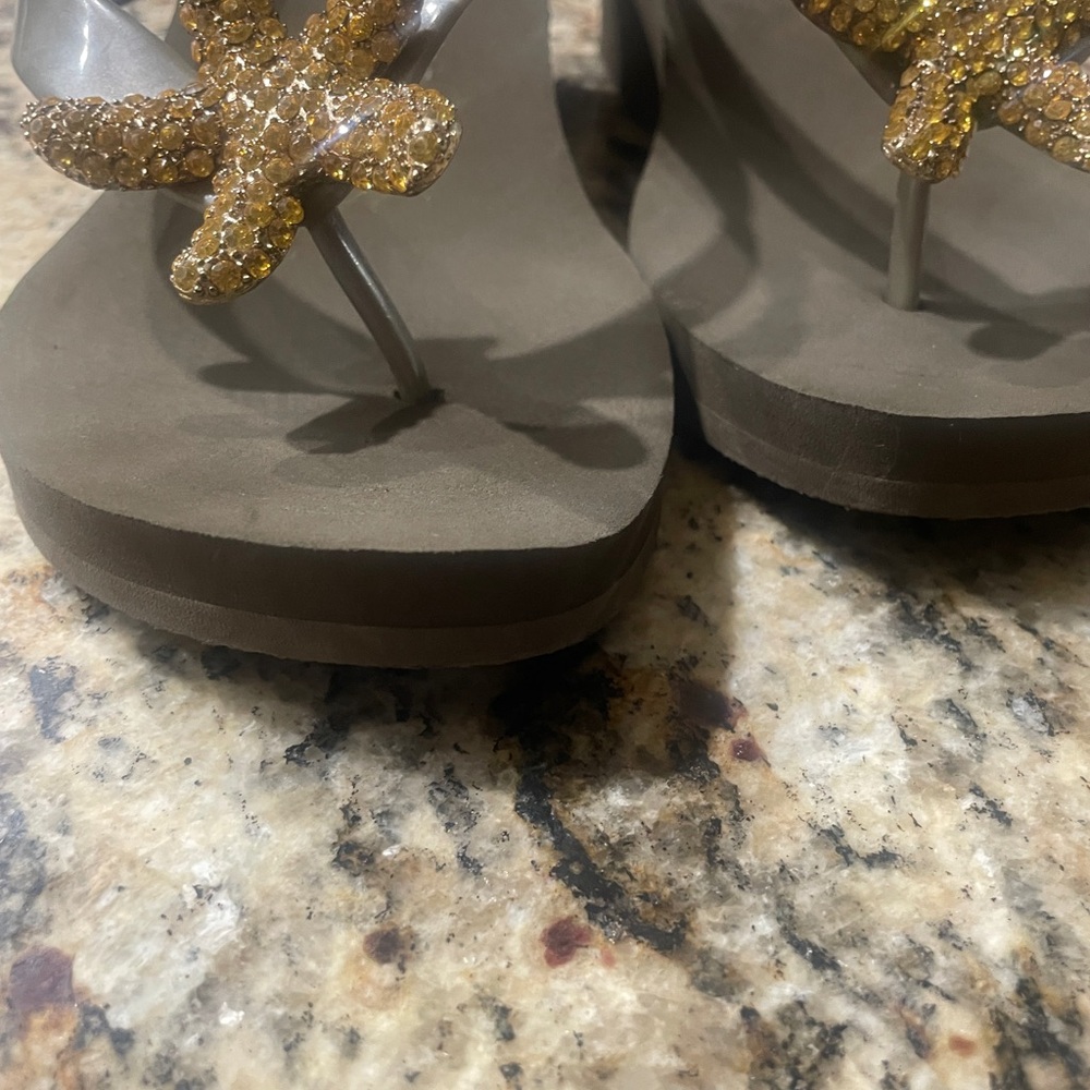 Tommy Bahama Gray Flip Flops with Gold Starfish Rhinestones - Picture 6 of 6